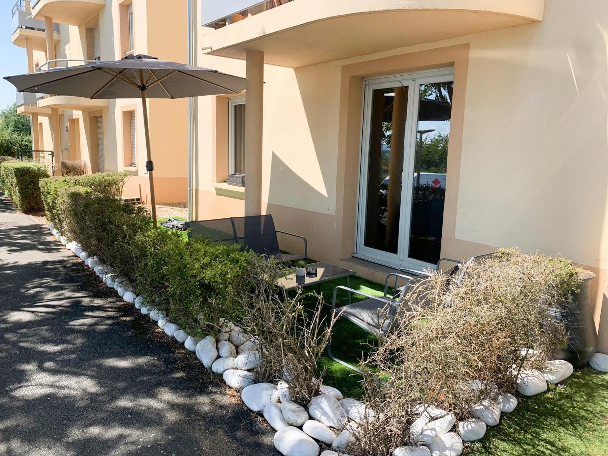 Appartement Les Hauts Du Beaujolais Limas Exterior foto